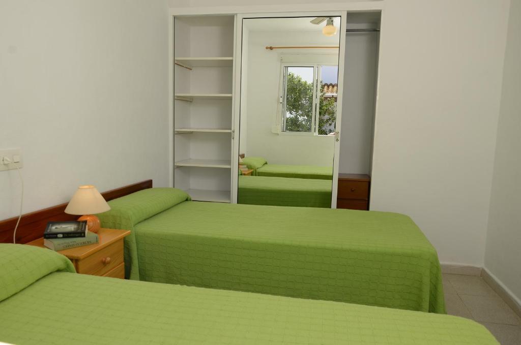 Apartamentos Eugenio la Sabina La Savina  Bilik gambar
