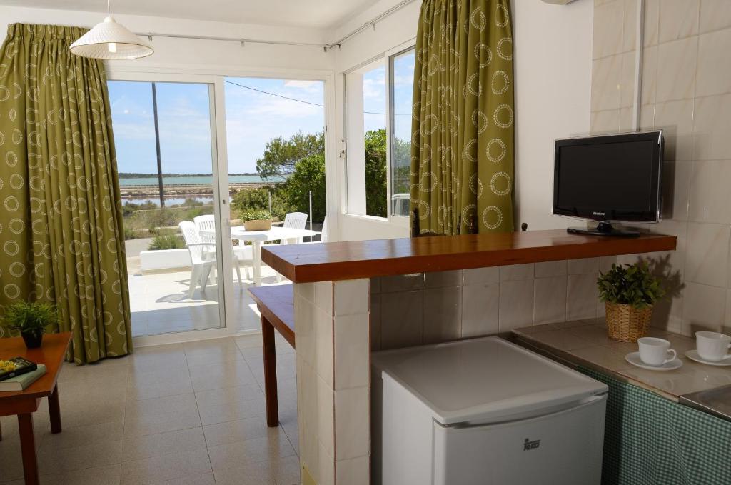 Apartamentos Eugenio la Sabina La Savina  Bilik gambar